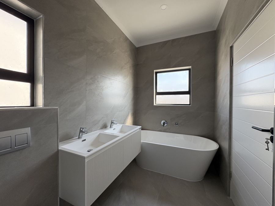 4 Bedroom Property for Sale in Sandown Western Cape